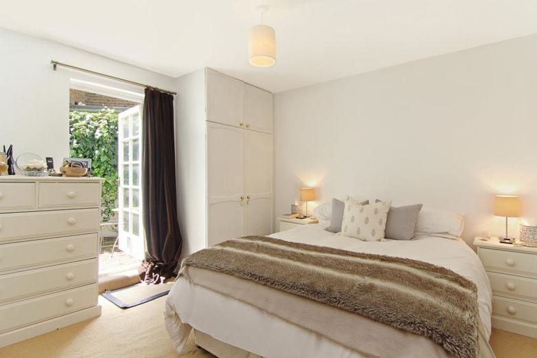 1 bedroom flat, Bloom Park Road, Fulham SW6 - Let Agreed