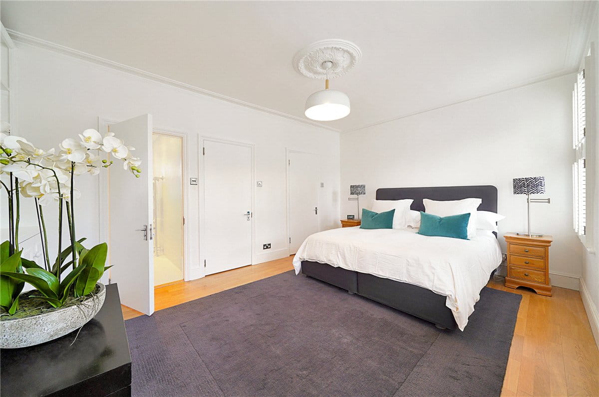 4 bedroom house, Kenyon Street, London SW6 - Available