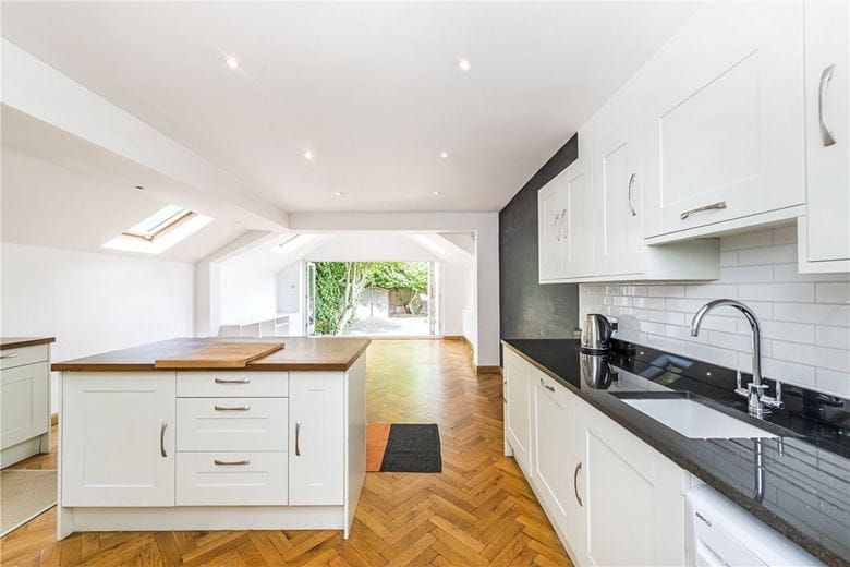 4 bedroom house, Langthorne Street, London SW6 - Available