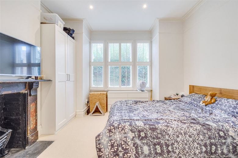 2 bedroom flat, Niton Street, Bishops Park SW6