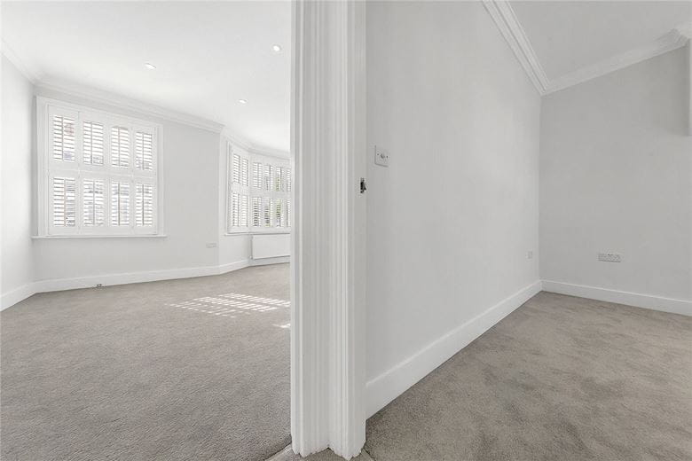 2 bedroom flat, Marville Road, London SW6 - Let Agreed