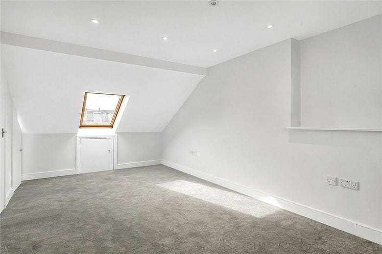 2 bedroom flat, Marville Road, London SW6 - Let Agreed