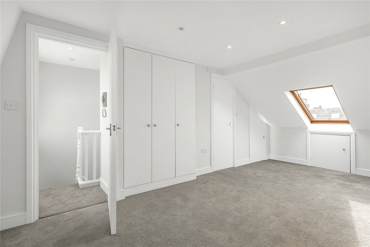 2 bedroom flat, Marville Road, London SW6 - Let Agreed