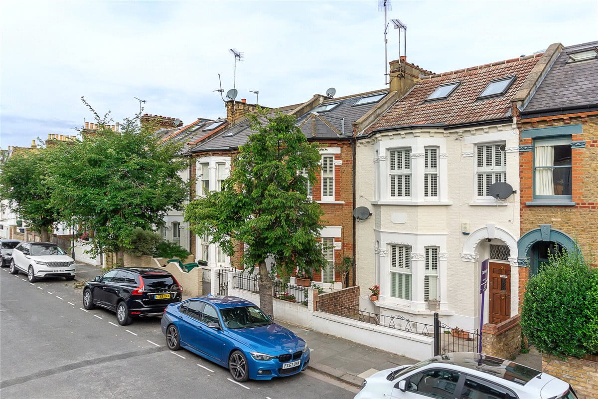 2 bedroom flat, Marville Road, London SW6 - Let Agreed