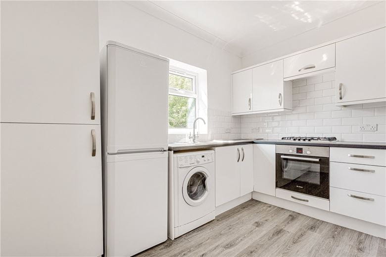 2 bedroom flat, Langthorne Street, London SW6