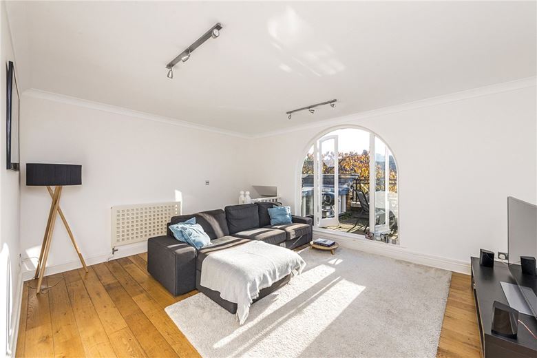 2 bedroom maisonette, Marryat Square, Wyfold Road SW6