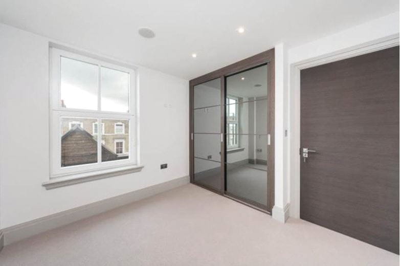1 bedroom flat, Grayton House, 498-504 Fulham Road SW6 - Available