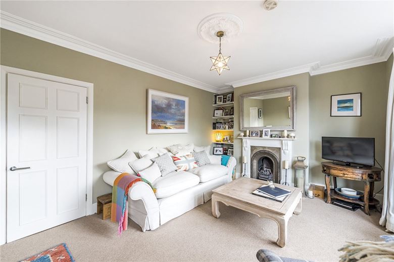 2 bedroom flat, Inglethorpe Street, London SW6