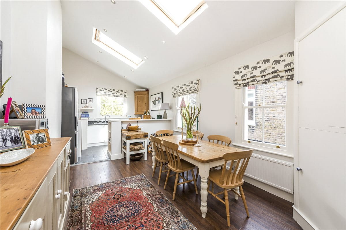 2 bedroom flat, Inglethorpe Street, London SW6