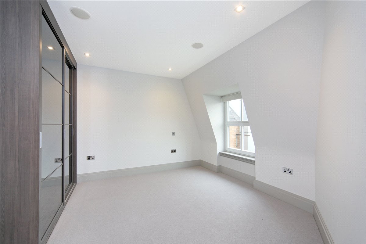1 bedroom flat, Grayton House, 498-504 Fulham Road SW6 - Available