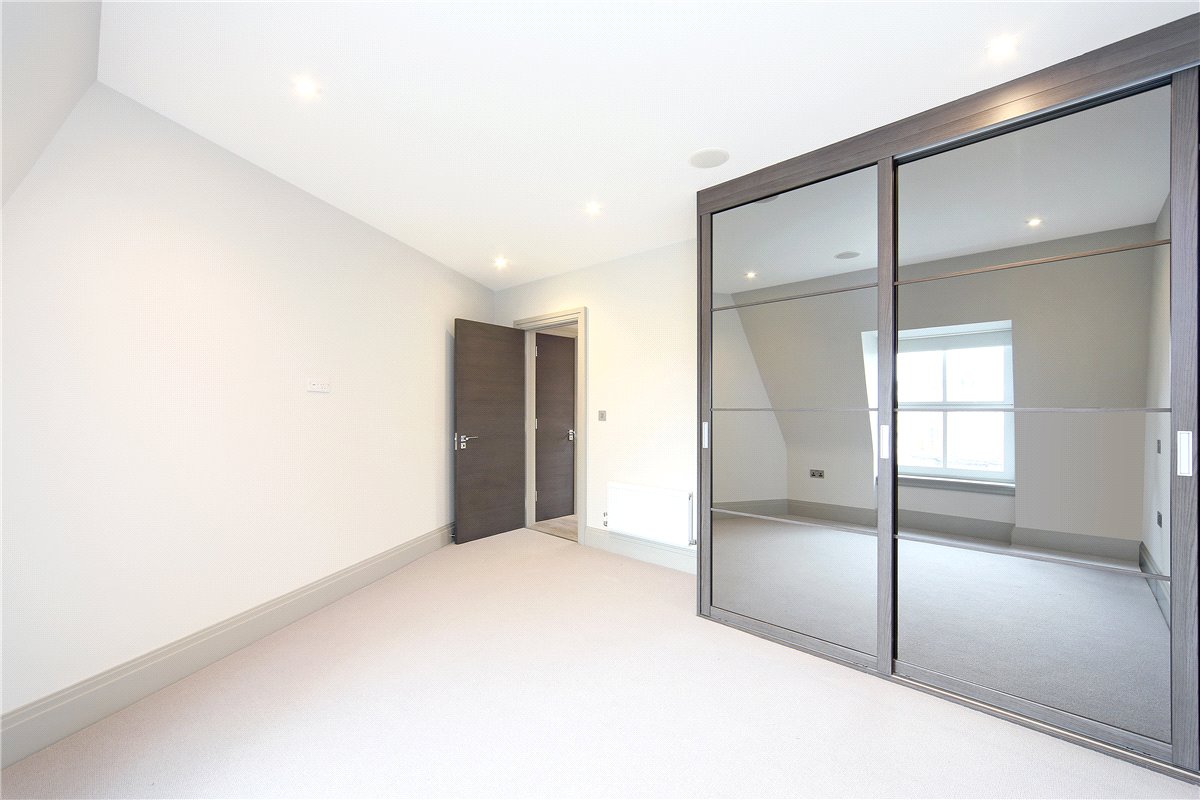 1 bedroom flat, Grayton House, 498-504 Fulham Road SW6 - Available