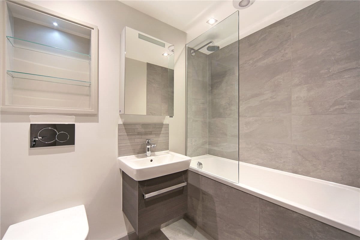 1 bedroom flat, Grayton House, 498-504 Fulham Road SW6 - Available