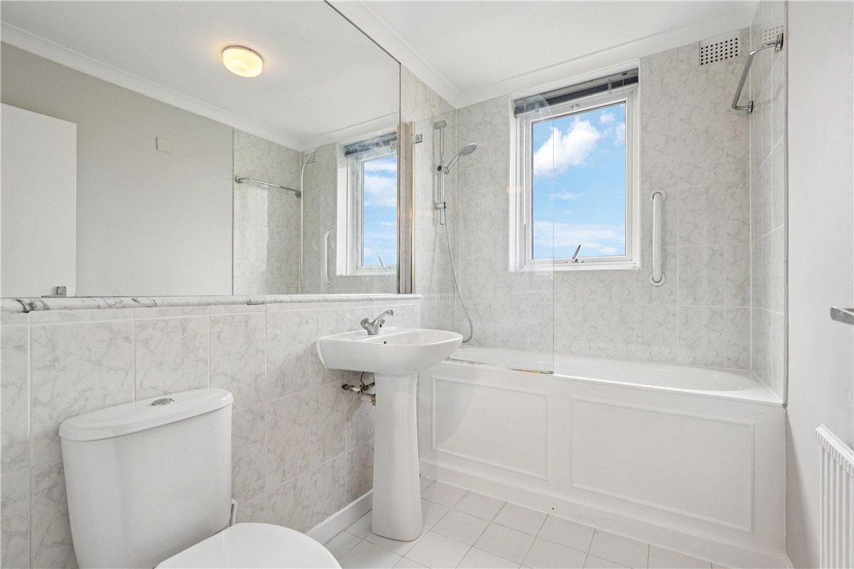 3 bedroom flat, Napier Court, Ranelagh Gardens SW6 - Available