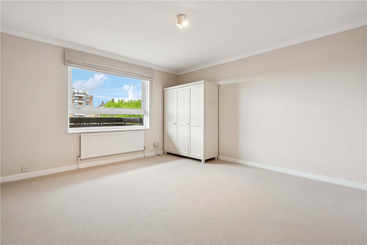 3 bedroom flat, Napier Court, Ranelagh Gardens SW6 - Available