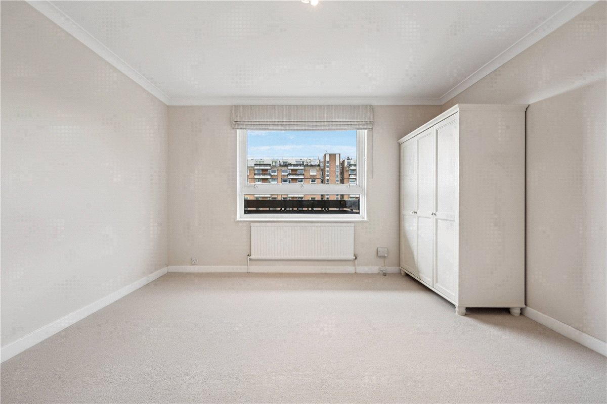 3 bedroom flat, Napier Court, Ranelagh Gardens SW6 - Available