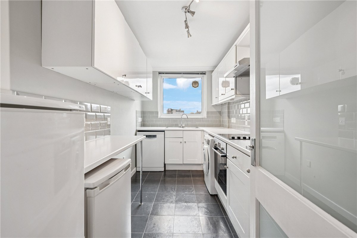 3 bedroom flat, Napier Court, Ranelagh Gardens SW6 - Available