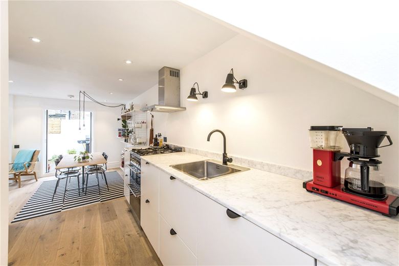 2 bedroom flat, Mendora Road, London SW6