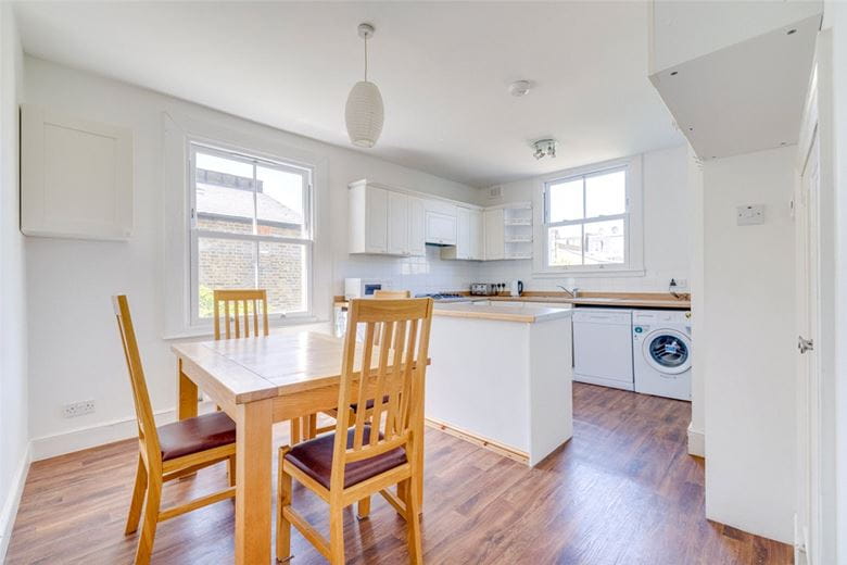 4 bedroom flat, Harbord Street, London SW6 - Let Agreed