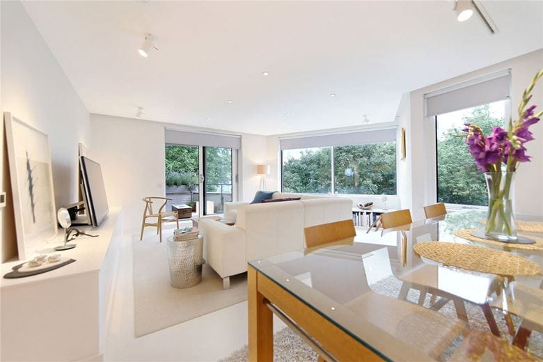 3 bedroom flat, Alder Lodge, 73 Stevenage Road SW6