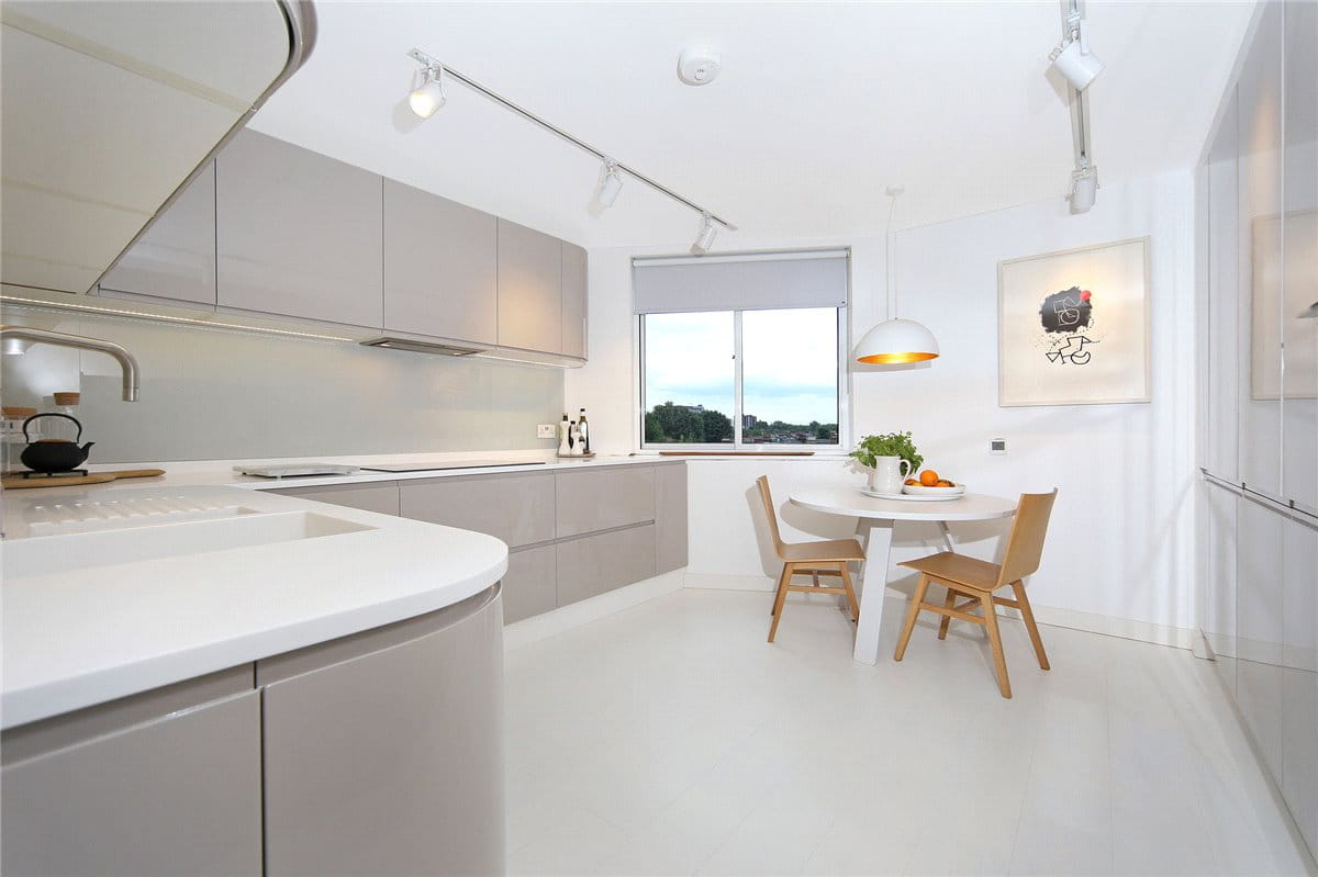 3 bedroom flat, Alder Lodge, 73 Stevenage Road SW6