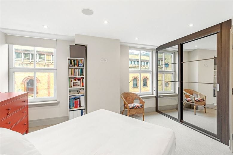 1 bedroom flat, Grayton House, 498-504 Fulham Road SW6 - Available