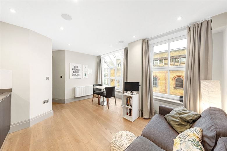 1 bedroom flat, Grayton House, 498-504 Fulham Road SW6