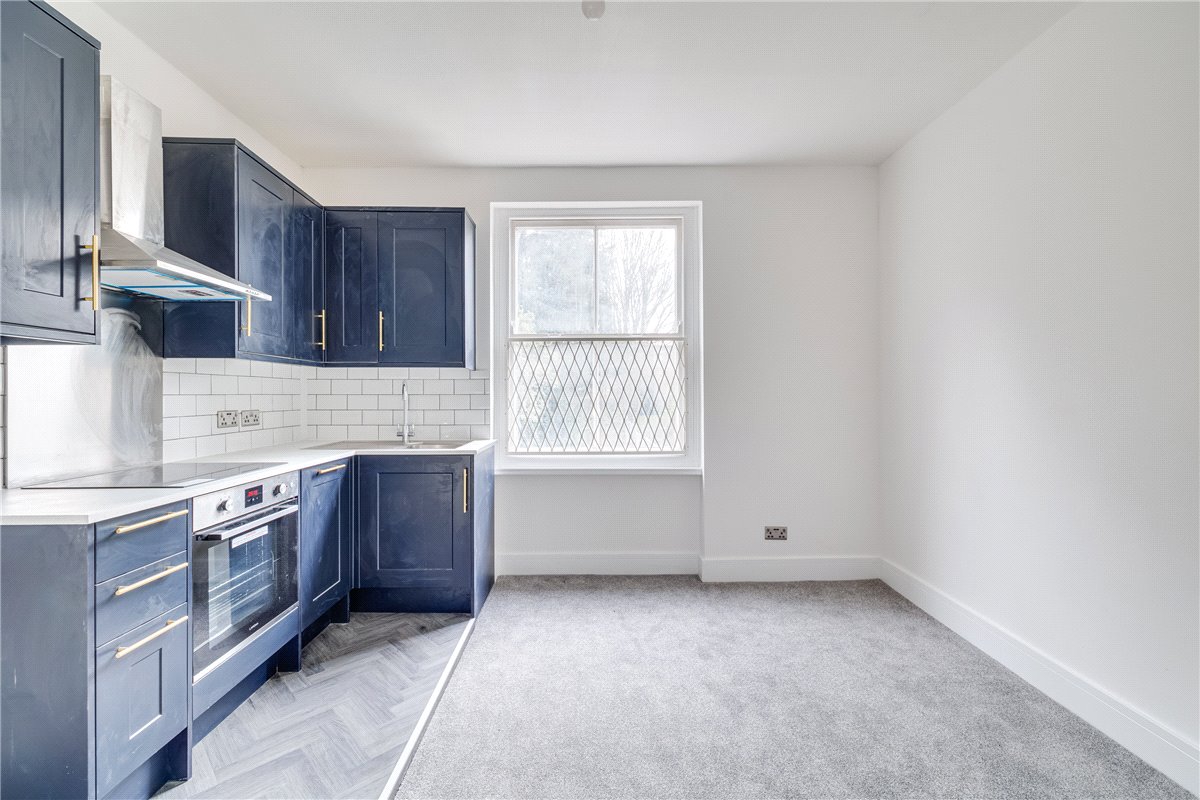 2 bedroom flat, Waldemar Avenue Mansions, Waldemar Avenue SW6 - Let Agreed
