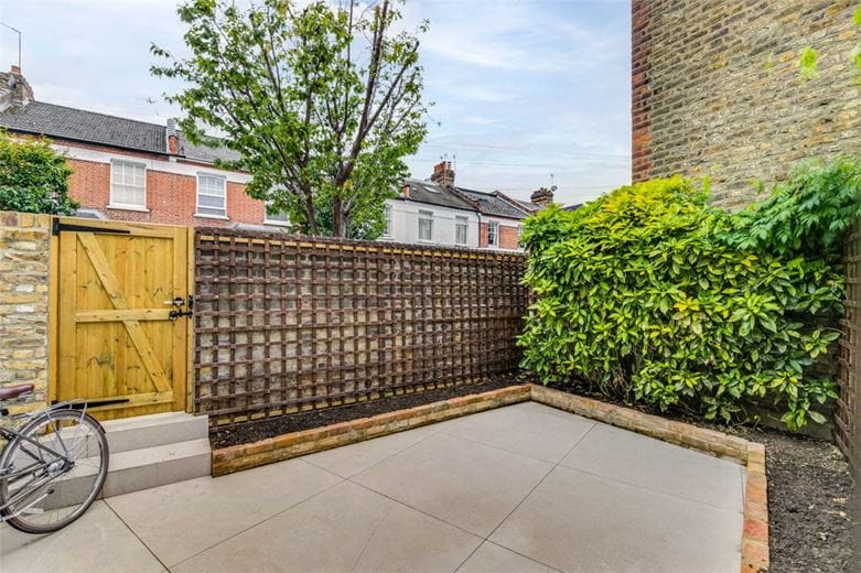 2 bedroom flat, Crabtree Lane, London SW6