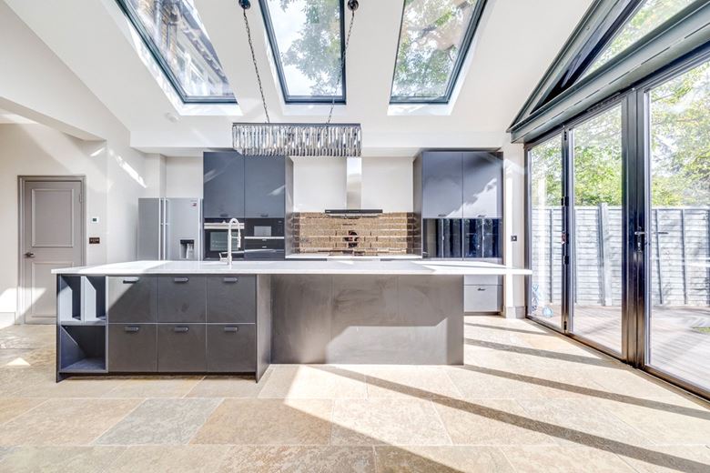 6 bedroom house, Daisy Lane, London SW6 - Let Agreed