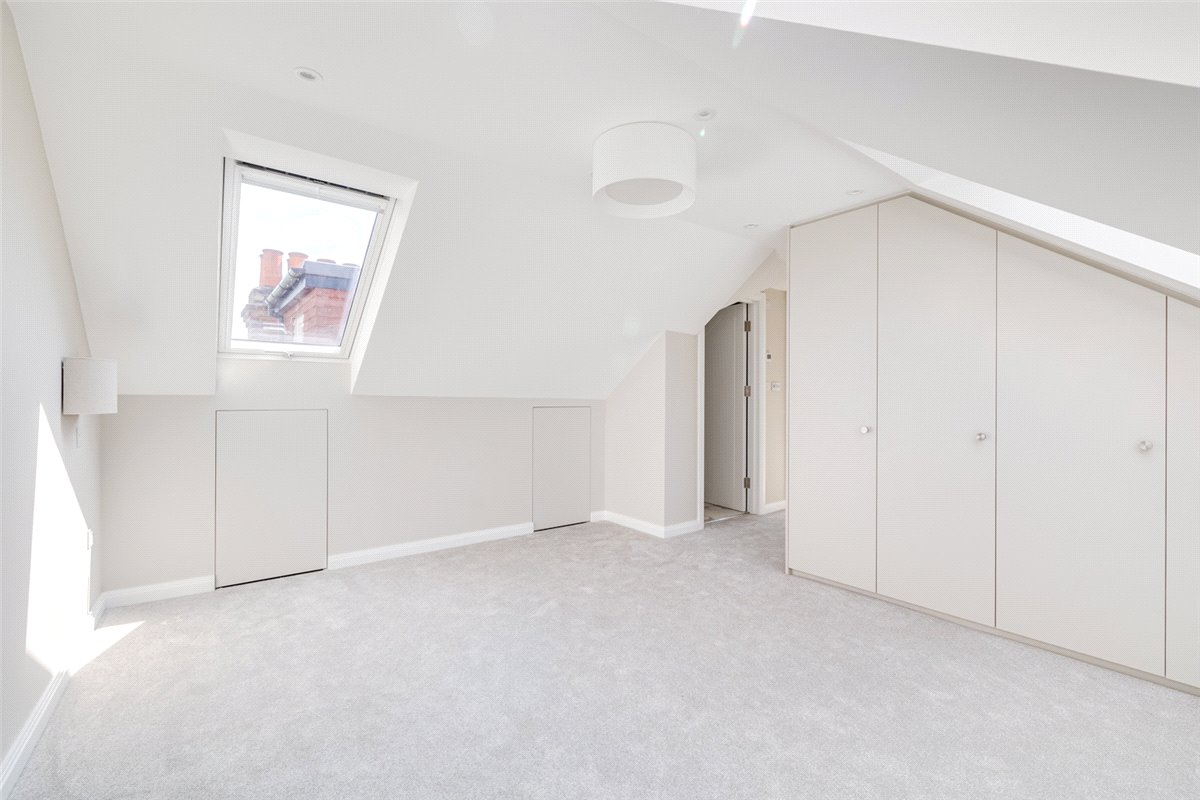 3 bedroom flat, Colehill Gardens, Fulham Palace Road SW6