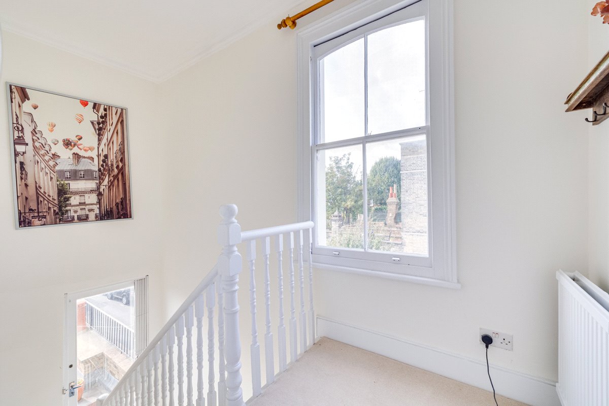 3 bedroom maisonette, Fulham Road, London SW6 - Let Agreed