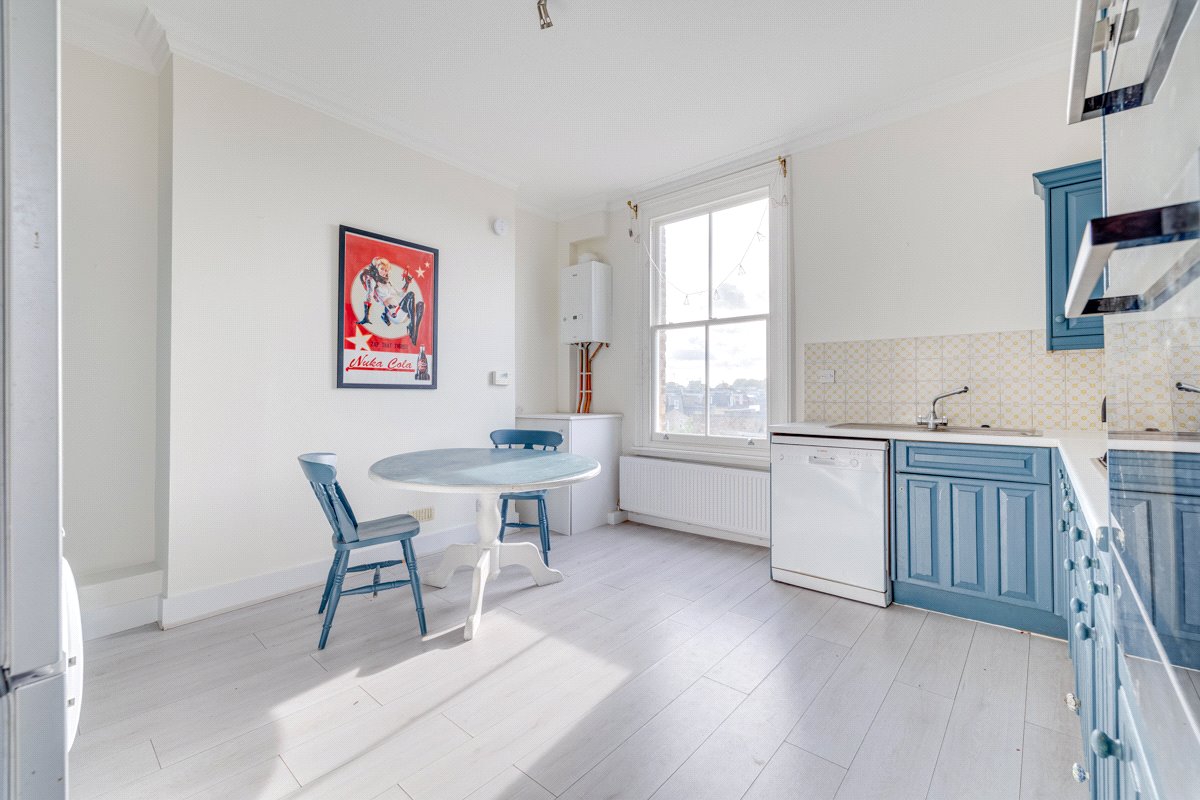 3 bedroom maisonette, Fulham Road, London SW6 - Let Agreed