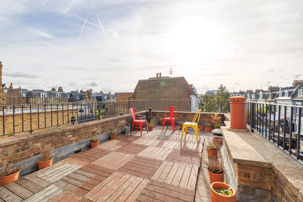 3 bedroom maisonette, Fulham Road, London SW6 - Let Agreed