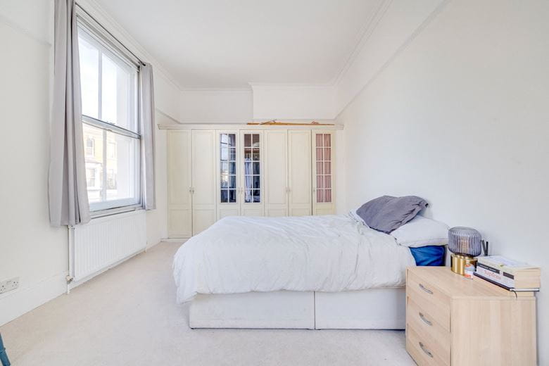 3 bedroom maisonette, Fulham Road, London SW6 - Let Agreed