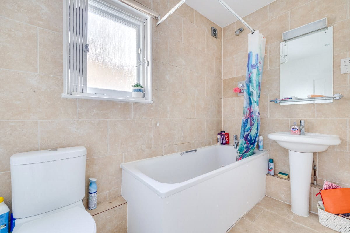 3 bedroom maisonette, Fulham Road, London SW6 - Let Agreed