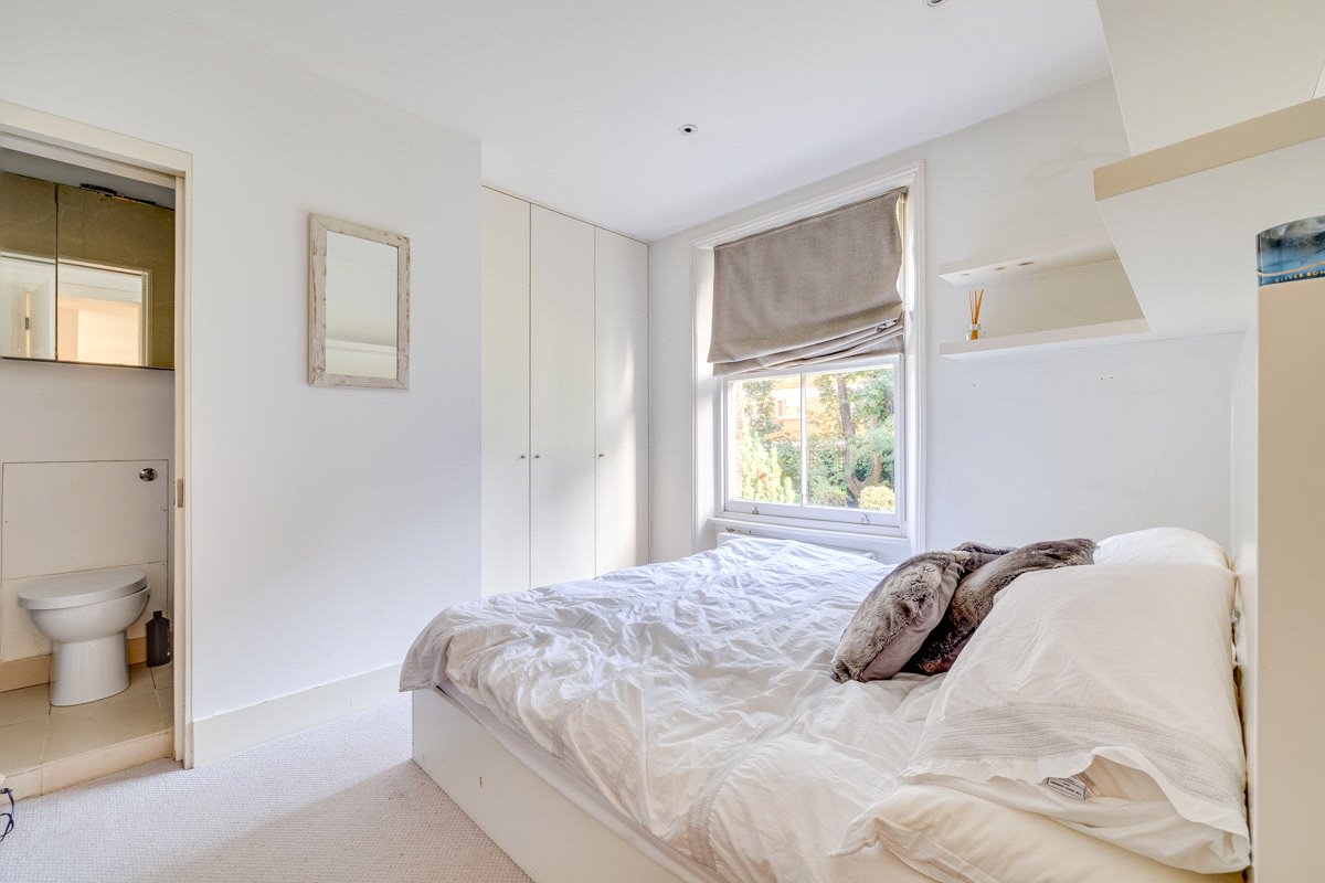 3 bedroom flat, Drive Mansions, Fulham Road SW6 - Available