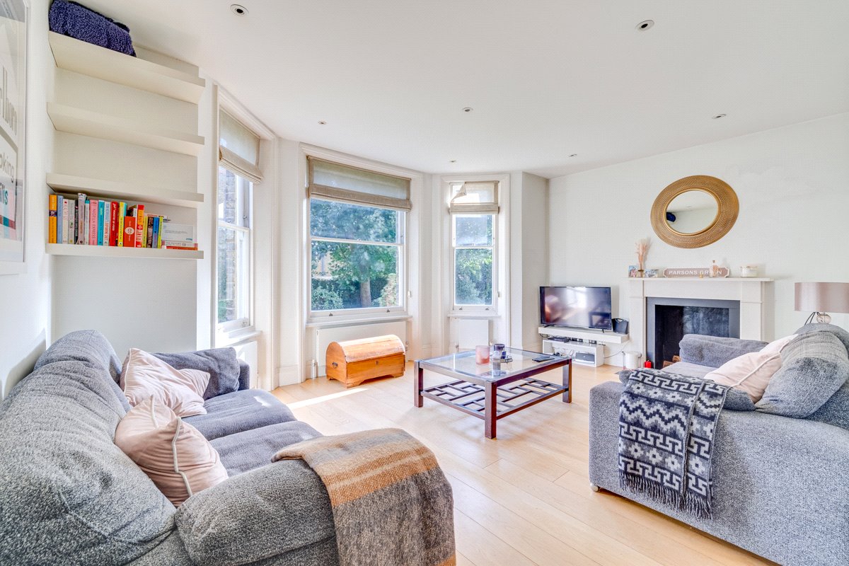 3 bedroom flat, Drive Mansions, Fulham Road SW6 - Available