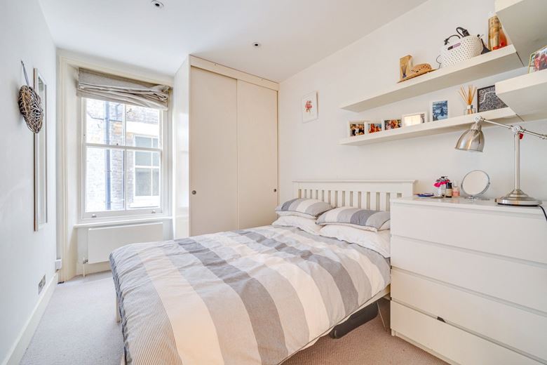 3 bedroom flat, Drive Mansions, Fulham Road SW6 - Available