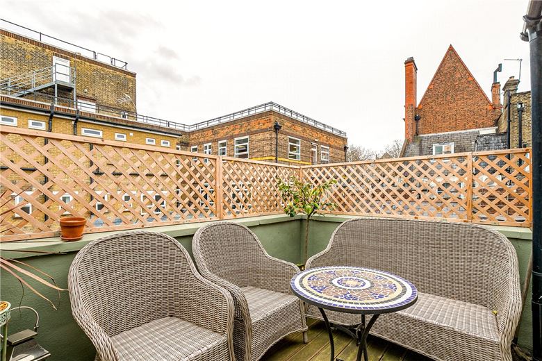 3 bedroom flat, Ackmar Road, London SW6 - Available