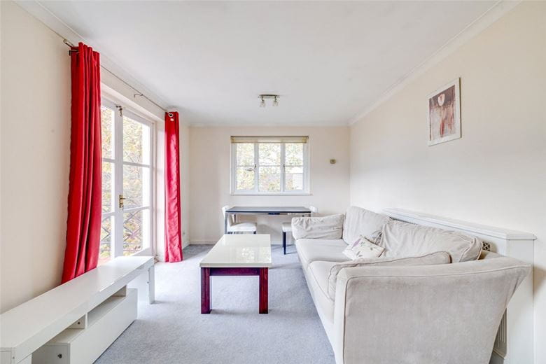 1 bedroom flat, Brompton Park Crescent, London SW6 - Let Agreed