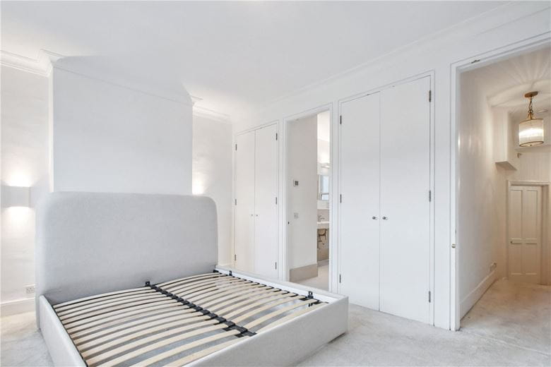 3 bedroom house, Colehill Lane, London SW6 - Available