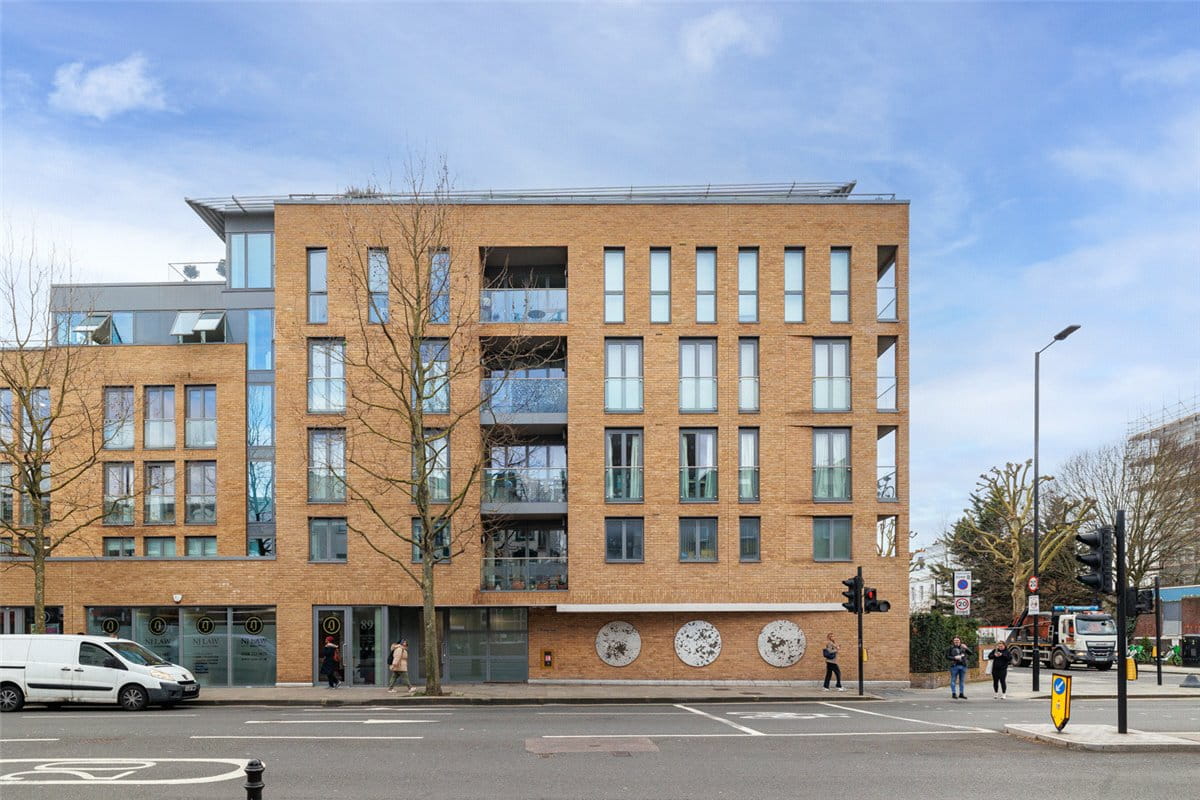 2 bedroom flat, Sharp House, 91 Goldhawk Road W12 - Available