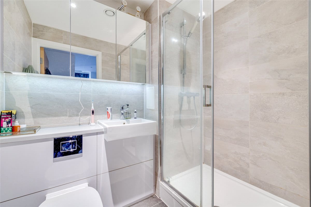 2 bedroom flat, Sharp House, 91 Goldhawk Road W12 - Available