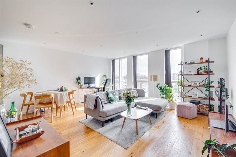 2 bedroom flat, Sharp House, 91 Goldhawk Road W12 - Available