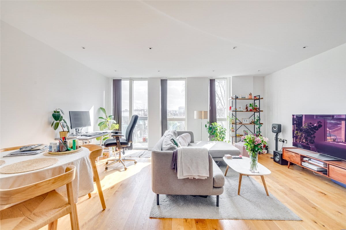 2 bedroom flat, Sharp House, 91 Goldhawk Road W12 - Available