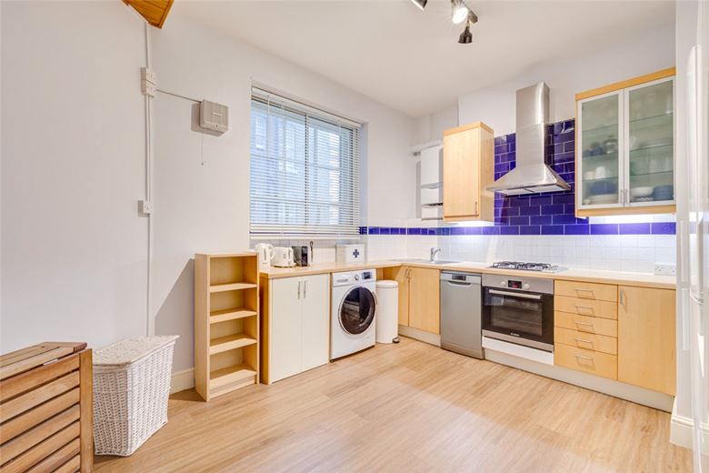 2 bedroom flat, Fulham Road, London SW10