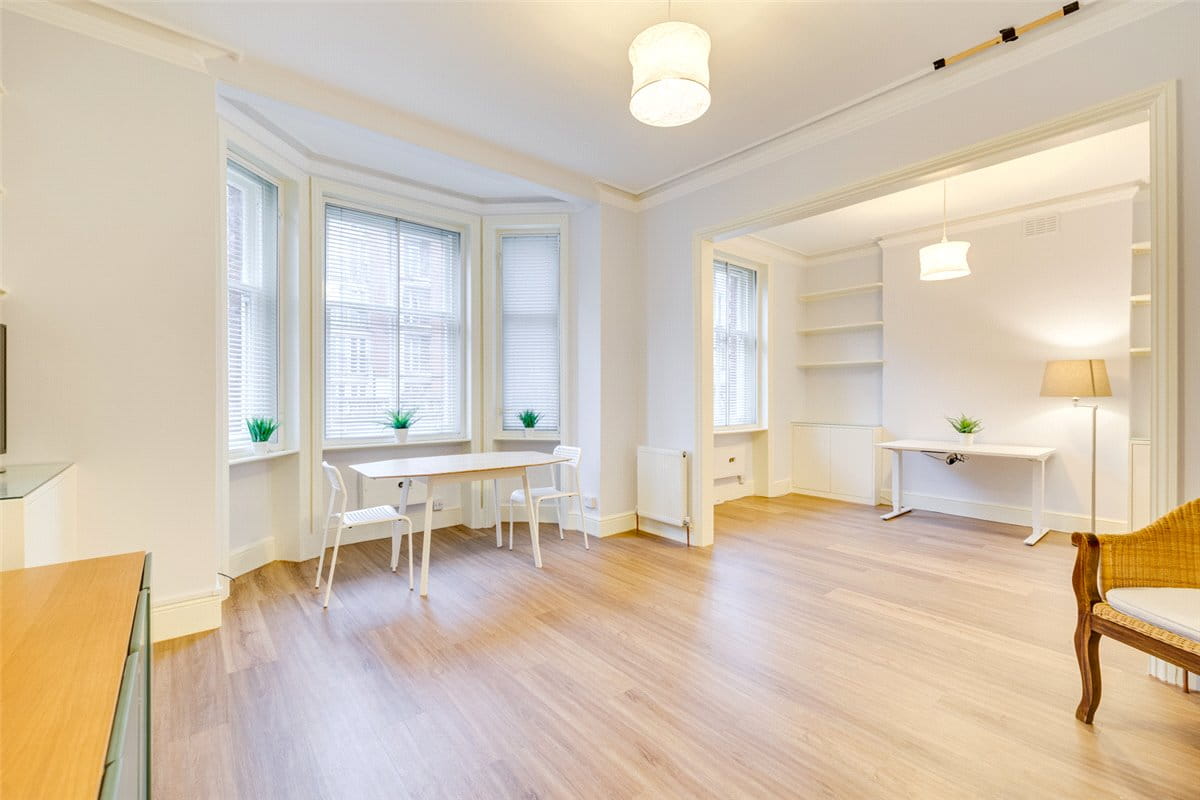 2 bedroom flat, Fulham Road, London SW10 - Let Agreed