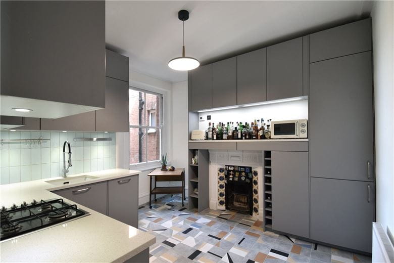 3 bedroom flat, Arundel Mansions, Kelvedon Road SW6 - Let Agreed