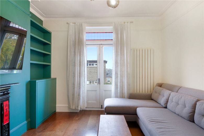 3 bedroom flat, Arundel Mansions, Kelvedon Road SW6 - Let Agreed