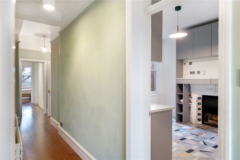 3 bedroom flat, Arundel Mansions, Kelvedon Road SW6 - Let Agreed